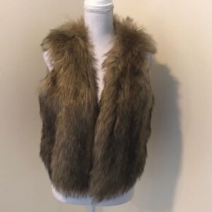 NWOT! Thalia Sodi Size Small faux fur vest